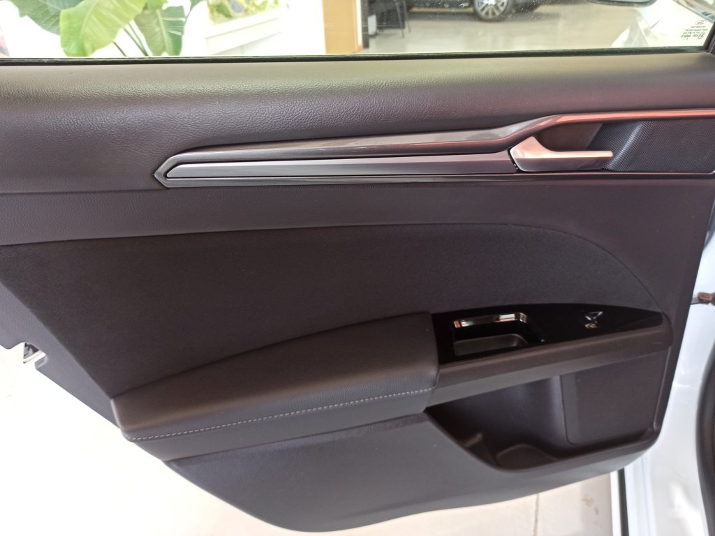 FORD Mondeo 2019 ETIQUETA ECO 167CV Titanium SportBreak - Imagen 17