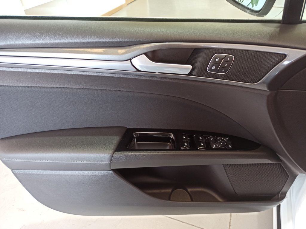 FORD Mondeo 2019 ETIQUETA ECO 167CV Titanium SportBreak - Imagen 18