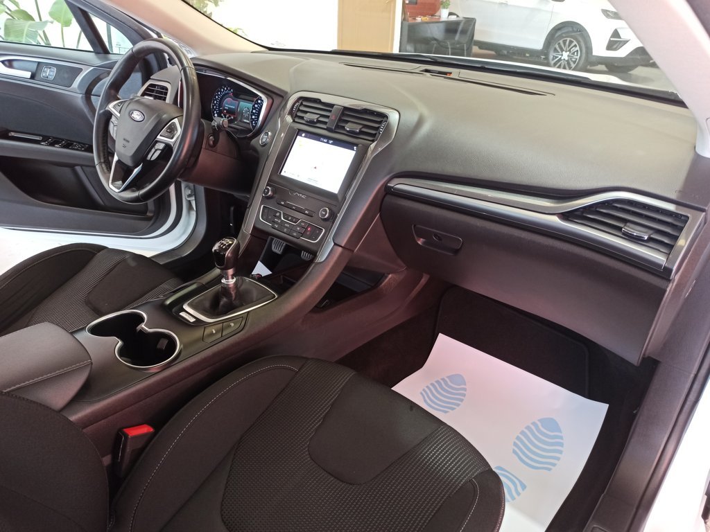 FORD Mondeo 2019 ETIQUETA ECO 167CV Titanium SportBreak - Imagen 9
