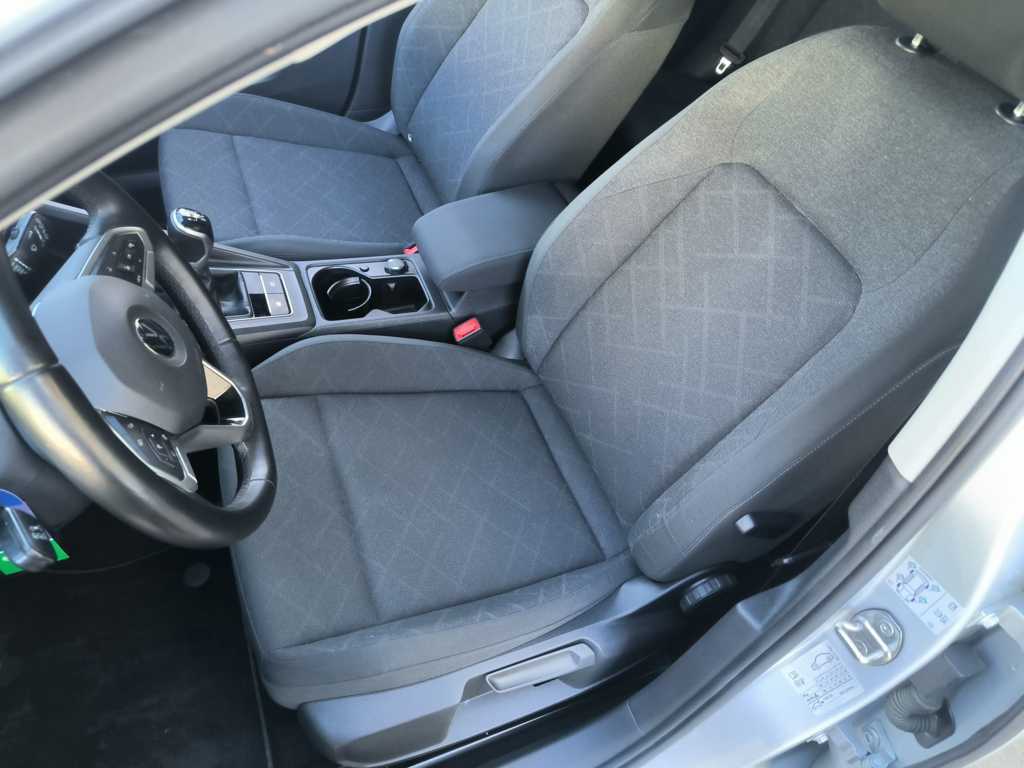 VOLKSWAGEN Golf Life 2.0 TDI 85kW 115CV Variant - Imagen 10